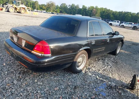2001 Ford Crown Victoria Lx from USA, damaged, VIN 2FAFP74W41X122575